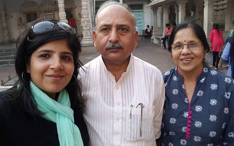 Swati Khandelwal with her parents 