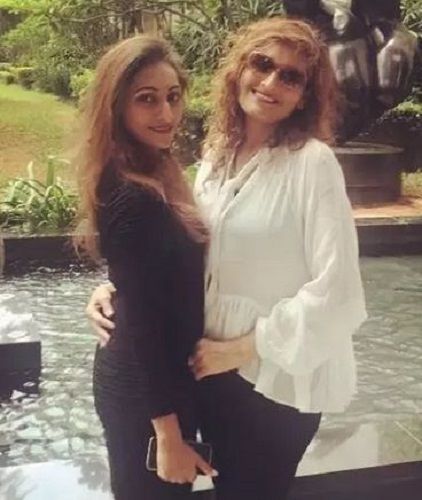 Roshni Sanghvi With Her Mother