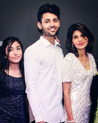 Arun Maini with his mother and sister