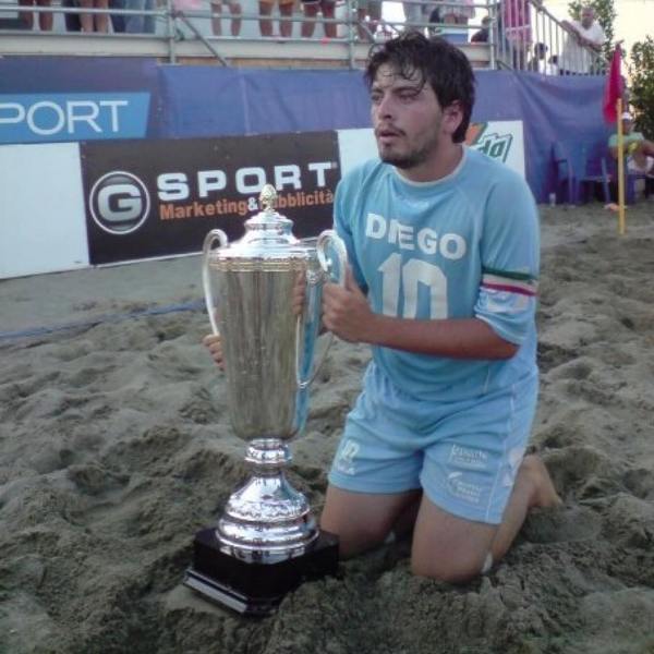 Diego Sinagra with a trophy