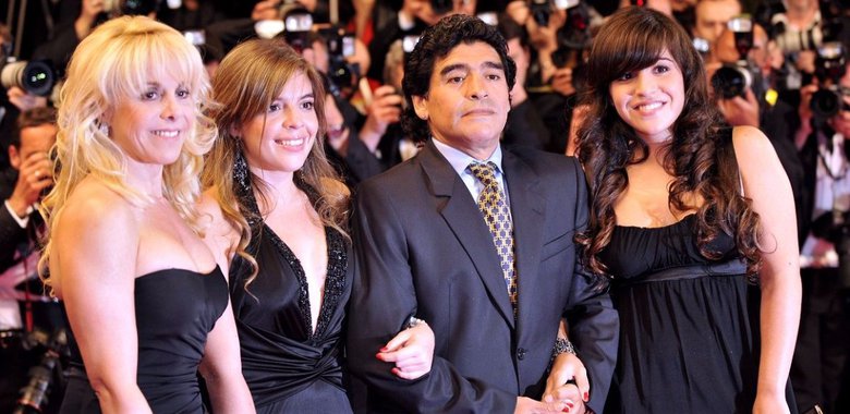 Diego Maradona with his former wife Claudia Villafane (leftmost) and his two daughters, Dalma and Giannina Maradona