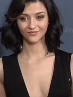 Katie Findlay Age, Wiki, Family, Biography, Education, Career, Movies, TV Shows, Husband, Height & Net Worth - Celebsupdate
