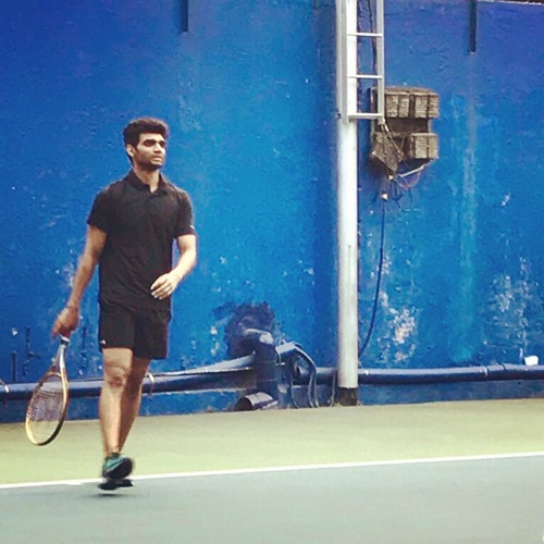 Salil Jamdar playing tennis