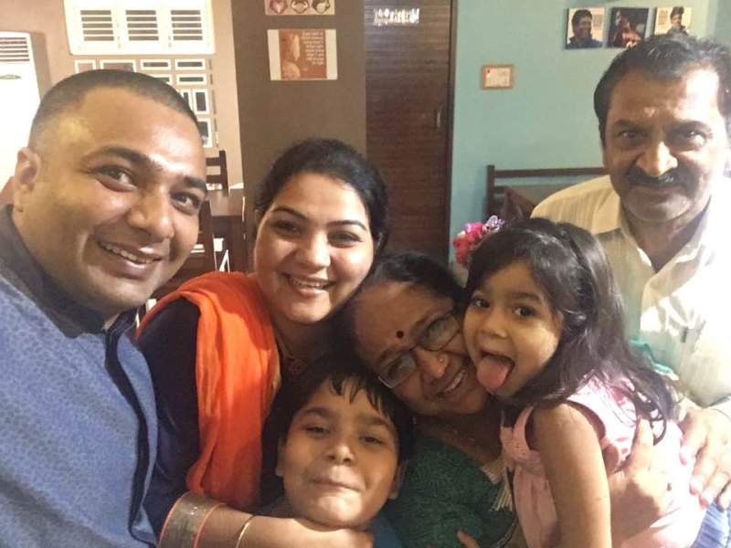 Hemant Kher with his parents