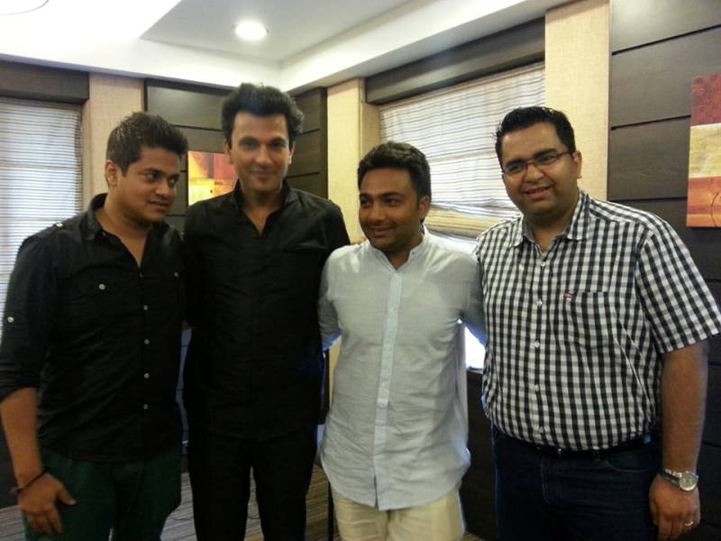 Hemant Kher with chef Vikas Khanna