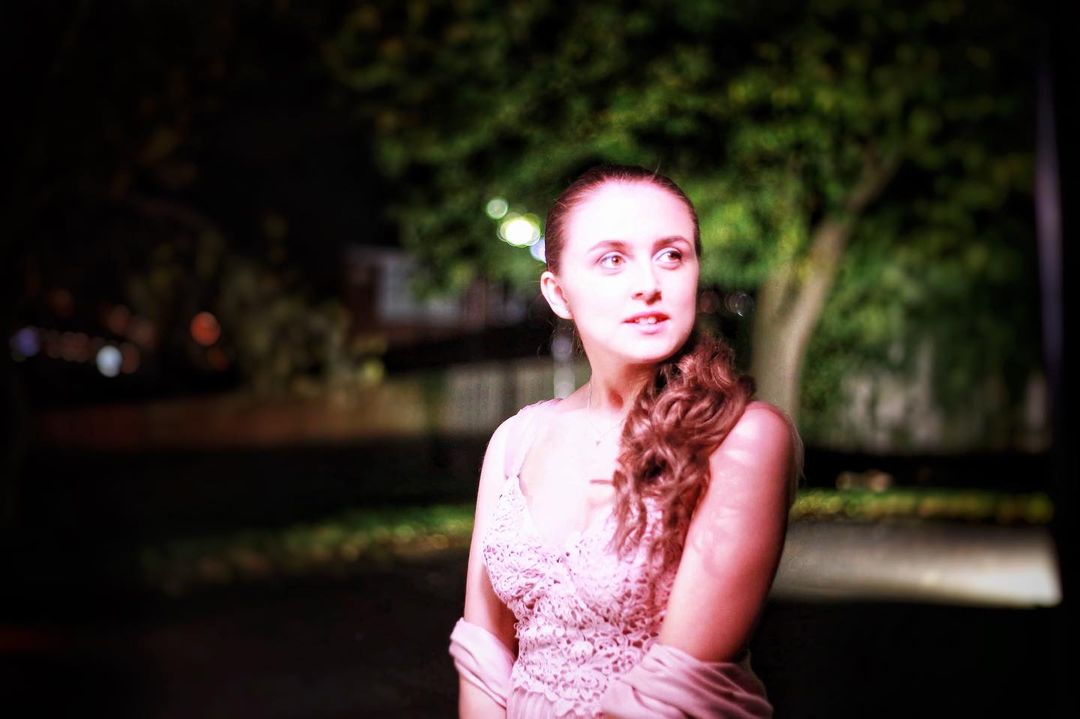 किआ पेग (अभिनेत्री) विकी, जीवनी, आयु, प्रेमी, परिवार, तथ्य और अधिक - विकीफौसम