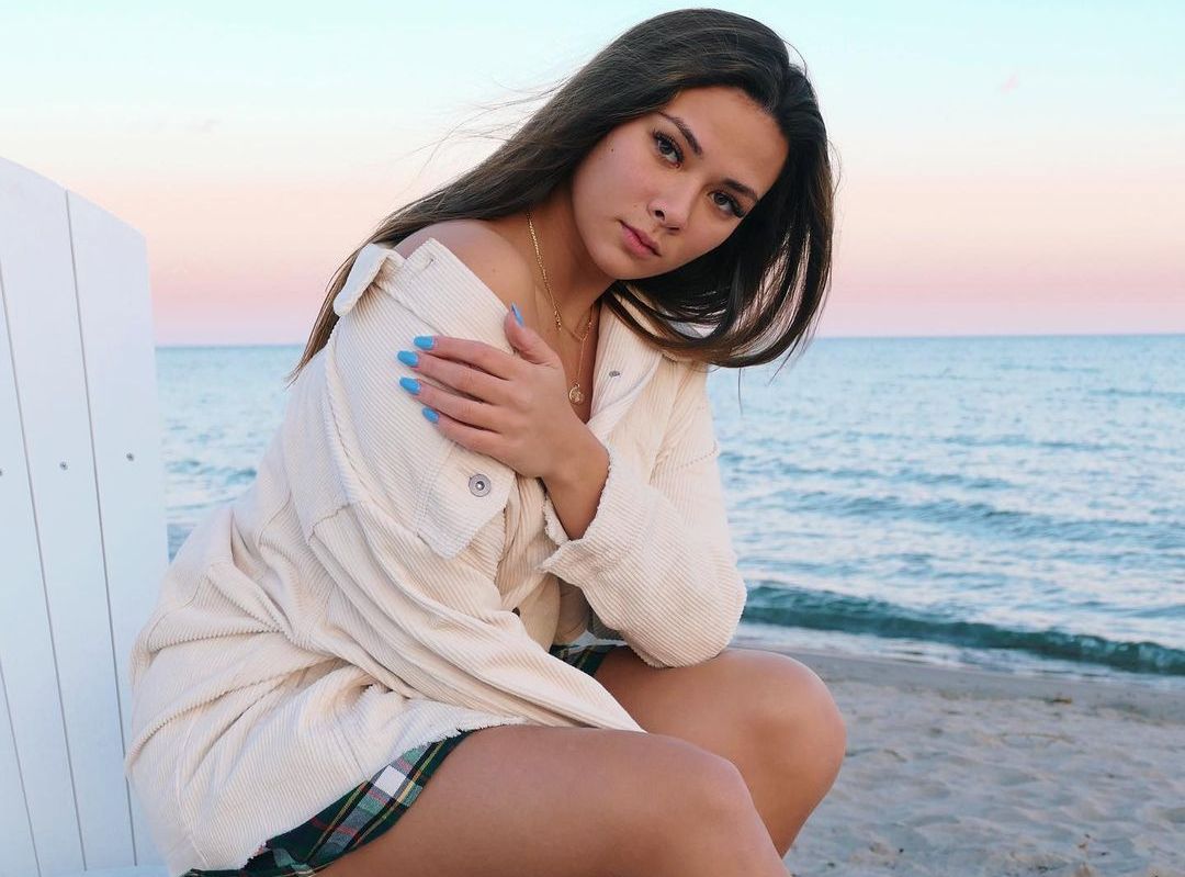 केटी ऑर्टेन्शियो (मॉडल) विकी, जीवनी, आयु, प्रेमी, परिवार, तथ्य और अधिक - विकीफामासी