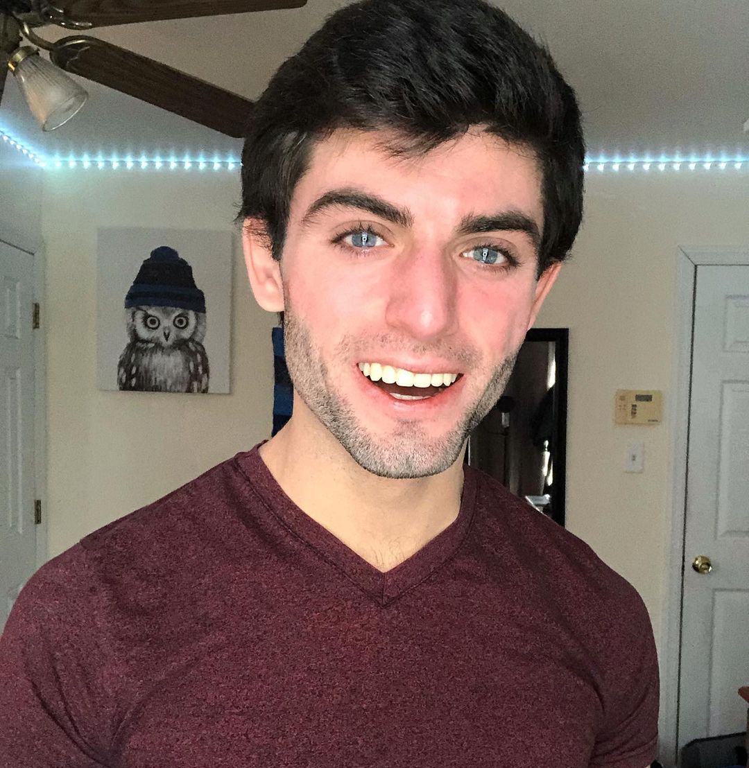 Vinny Marchi (TikTok Star) Wiki, Biography, Age, Girlfriends, Family, Facts and More - Wikifamouspeople