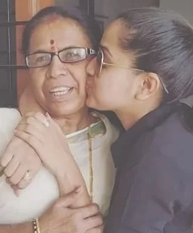 Shobha Shetty with her mother