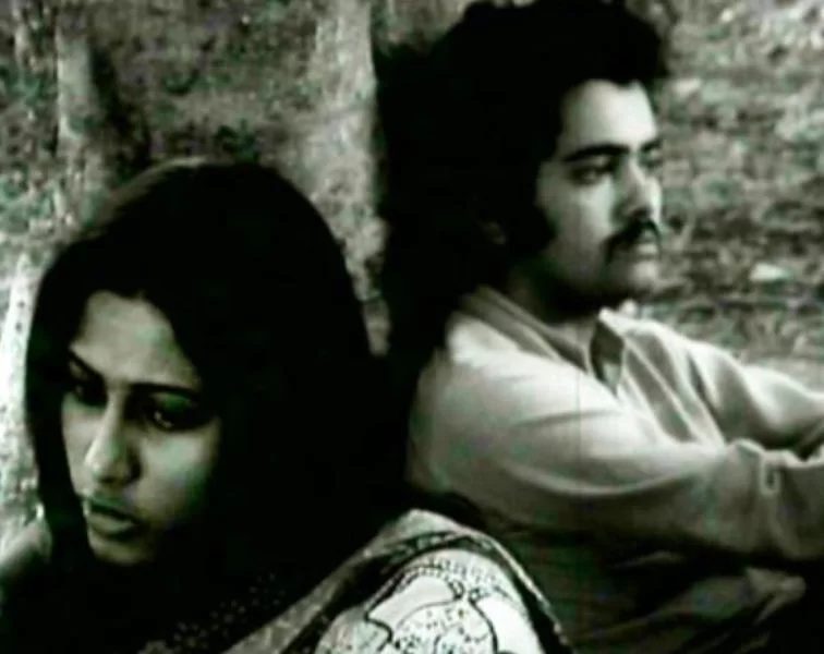 A Still from the movie Teevra Madhyam Featuring Smita Patil with Ketan Mehta