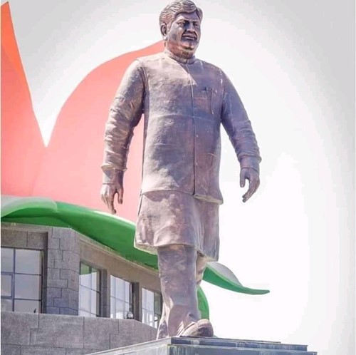 The statue of Gopinath Munde at Gopinath Gad in Pangri, Maharashtra