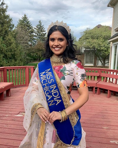 Vaidehi Dongre with the winning crown and the title sashe