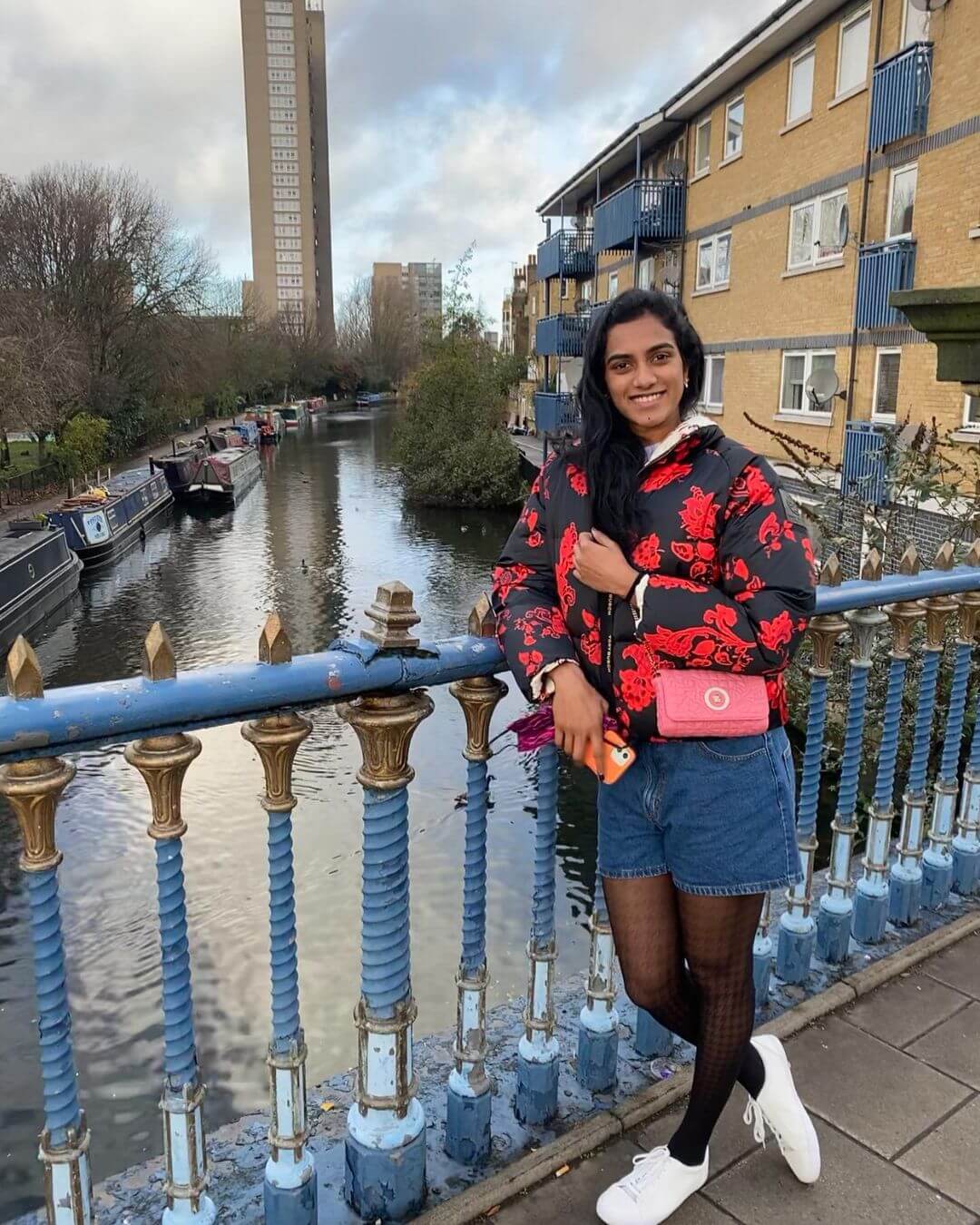PV Sindhu in shorts photo