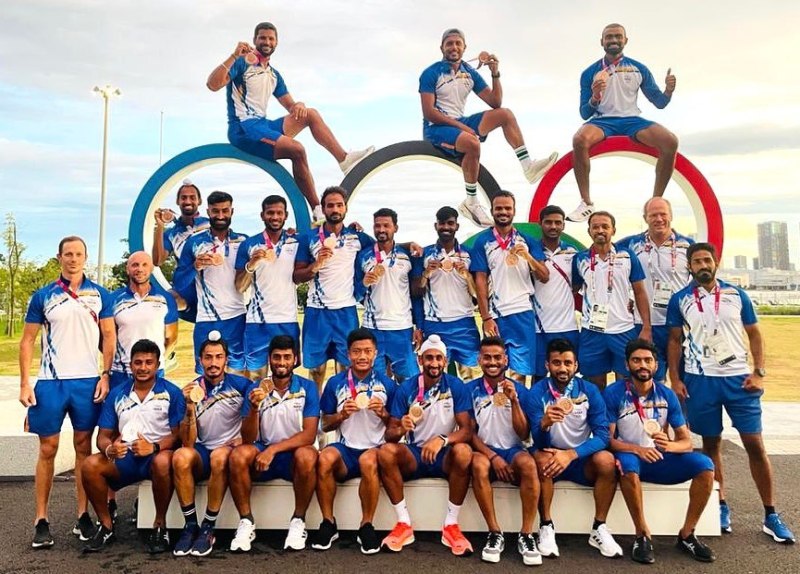 Indian men's team posing with the bronze medal at the 2020 Summer Olympics